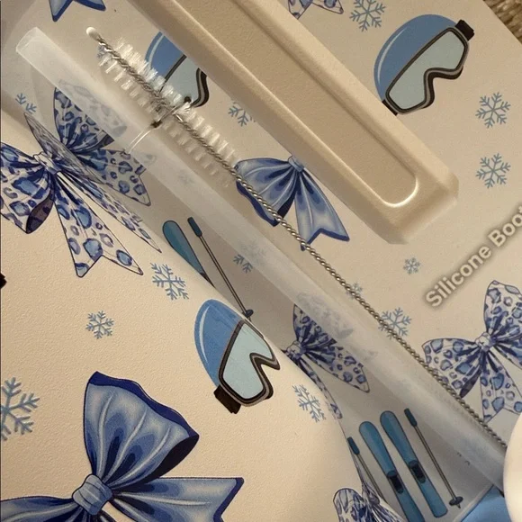 HYDRAPEAK “Ski Blue Bow" Limited Edition Hydrapeak 40oz Voyager Tumbler - Picture 10 of 10